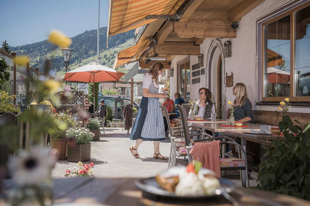 01a Cafe Koller Brixen Terrasse Sommer